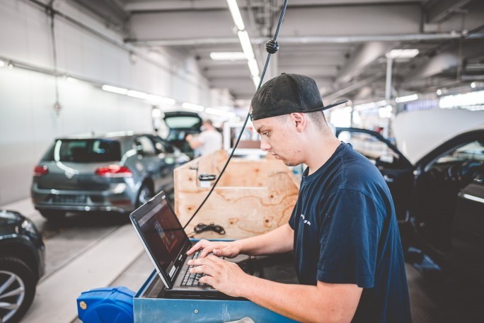 Ausbildung zum Karosserie- und Fahrzeugbaumechaniker/in - Fachrichtung Karosserieinstandhaltungstechnik (m/w/d) 2025, 2. Bild
