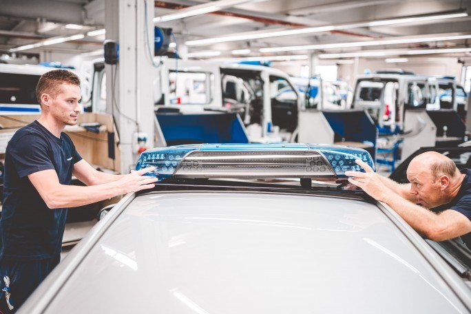 Ausbildung zum Karosserie- und Fahrzeugbaumechaniker/in - Fachrichtung Karosserieinstandhaltungstechnik (m/w/d) 2025, 3. Bild