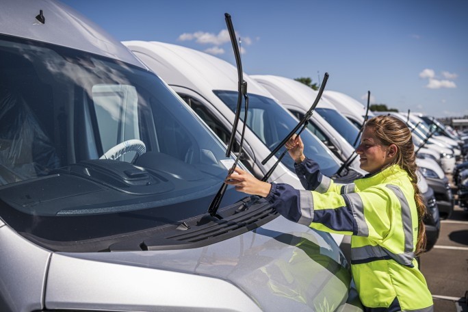 Mitarbeiter (m/w/d) innerbetriebliche Logistik, 1. Bild
