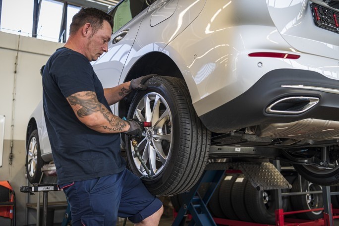 Mitarbeiter (m/w/d) Fahrzeugreinigung / Fahrzeugaufbereitung, 2. Bild