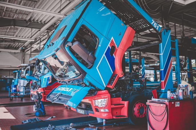 Kfz-Mechatroniker (m/w/d) Schwerpunkt Nutzfahrzeugtechnik, 1. Bild