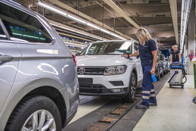Mitarbeitende (m/w/d) Fahrzeugaufbereitung, 2. Bild