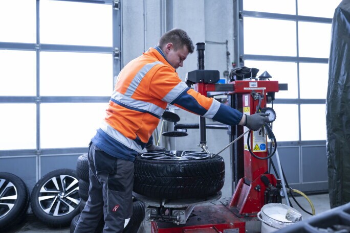Ausbildung zum Kraftfahrzeugmechatroniker (m/w/d) - Schwerpunkt Pkw-Technik 2027, 3. Bild