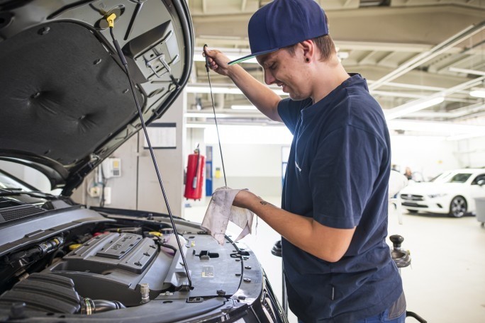 Ausbildung zum Kraftfahrzeugmechatroniker (m/w/d) - Schwerpunkt Personenkraftwagentechnik 2027, 1. Bild